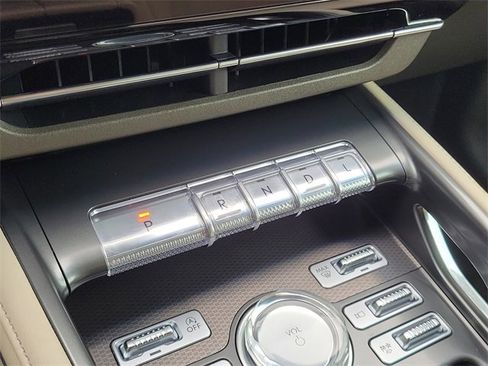 Certified 2024 Lincoln Nautilus Premier image 22