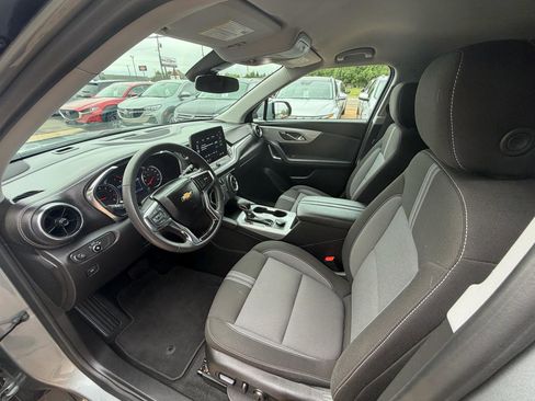 Used 2025 Chevrolet Blazer LT AWD/4WD image 12