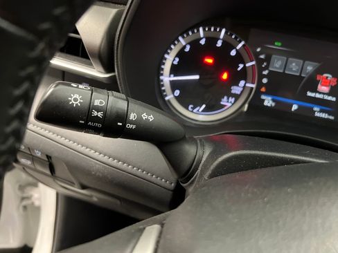 Used 2023 Toyota Highlander LE image 18