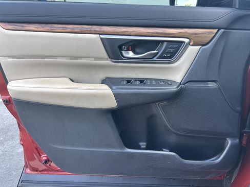 Used 2018 Honda CR-V Touring image 22