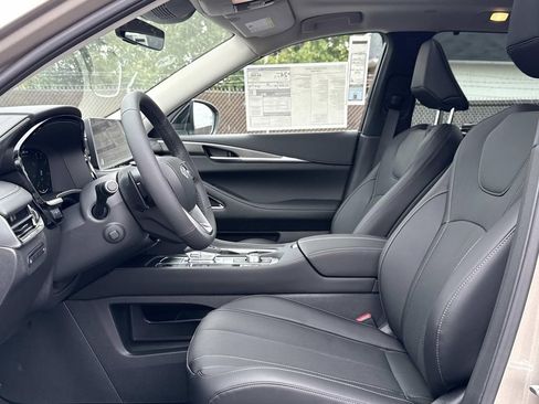 New 2026 INFINITI QX60 Luxe w/ Family Package image 16