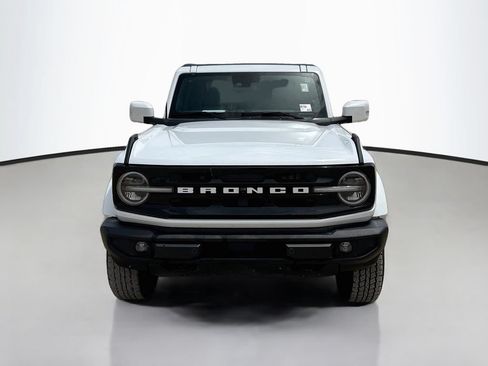 Used 2024 Ford Bronco Outer Banks AWD/4WD image 2
