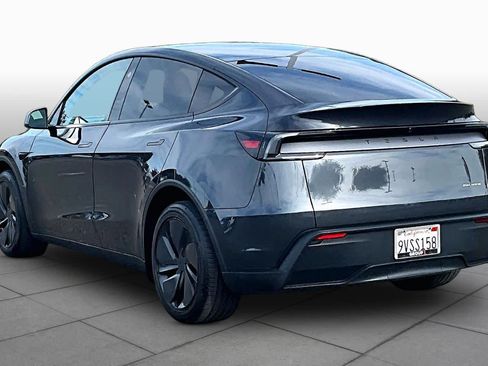 Used 2026 Tesla Model Y AWD image 11
