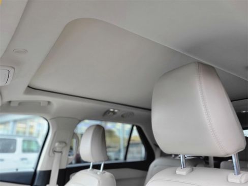 Used 2022 Ford Explorer XLT w/ Equipment Group 202A image 22