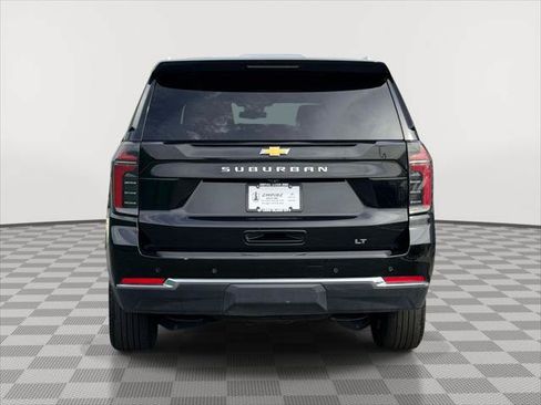 Used 2025 Chevrolet Suburban LT AWD/4WD image 6