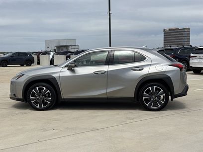 Certified 2022 Lexus UX 200 w/ Accessory Package (Z2)