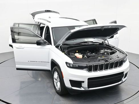 Used 2023 Jeep Grand Cherokee L Laredo image 39
