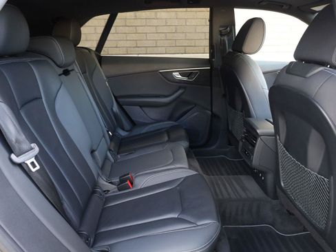 Used 2019 Audi Q8 Premium w/ Convenience Package AWD/4WD image 26