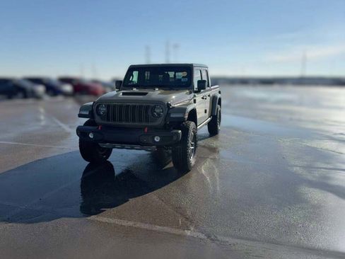 New 2026 Jeep Gladiator Mojave image 3