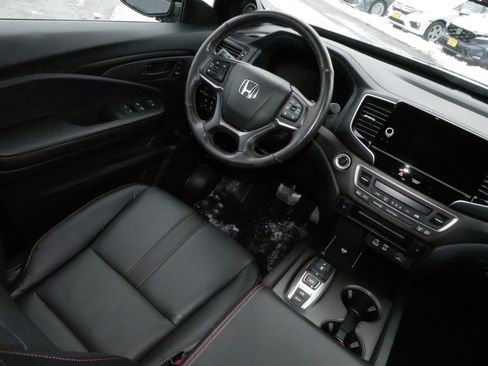 Used 2025 Honda Ridgeline TrailSport image 9