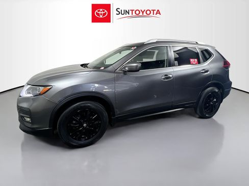 Used 2018 Nissan Rogue SV image 9