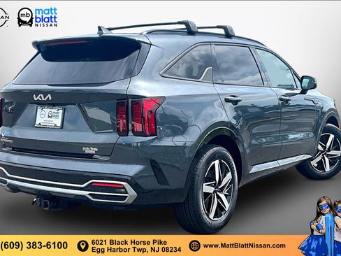 Used 2023 Kia Sorento S w/ Panoramic Sunroof Package FWD image 12