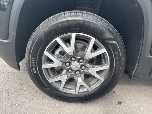 Used 2023 GMC Acadia SLE w/ Driver Convenience Package FWD image 34