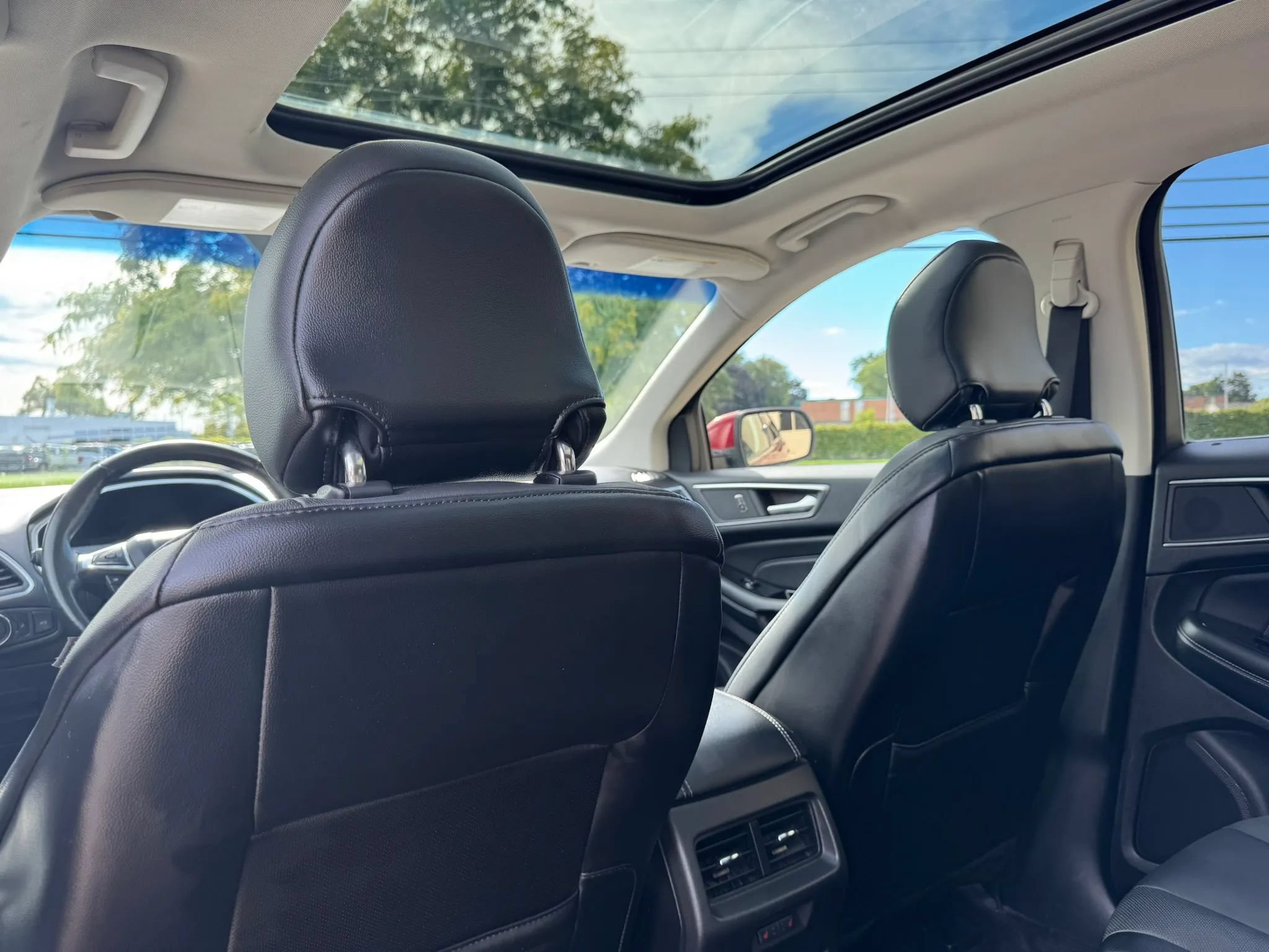 Used 2017 Ford Edge Titanium w/ Equipment Group 302A AWD/4WD image 39