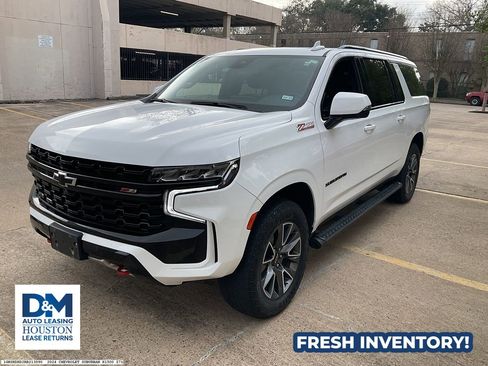Used 2024 Chevrolet Suburban Z71 w/ Luxury Package image 2