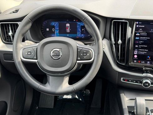 Certified 2023 Volvo XC60 B5 Core AWD/4WD image 13