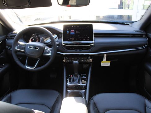 New 2026 Jeep Compass Limited image 9