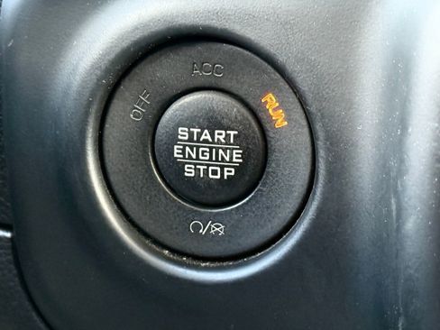 Used 2018 Jeep Wrangler Unlimited Sport S AWD/4WD image 31