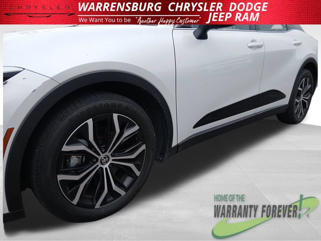 Used 2024 Toyota Crown AWD/4WD image 34