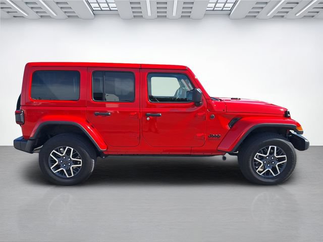 Used 2025 Jeep Wrangler Unlimited Sahara AWD/4WD image 35