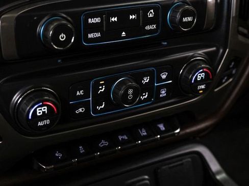 Used 2015 Chevrolet Silverado 2500 High Country w/ Duramax Plus Package image 21