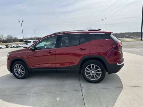 Used 2024 GMC Terrain SLT w/ Infotainment Package II AWD/4WD image 6