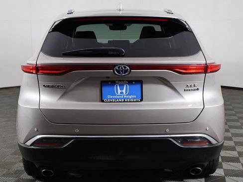 Used 2022 Toyota Venza XLE AWD/4WD image 11