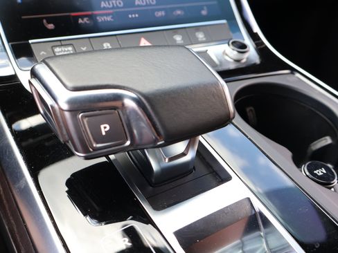 Used 2021 Audi Q8 Premium w/ Convenience Package AWD/4WD image 28