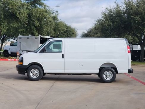 New 2025 Chevrolet Express 2500 Extended RWD image 11