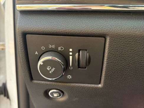 Used 2016 Jeep Grand Cherokee Limited image 46