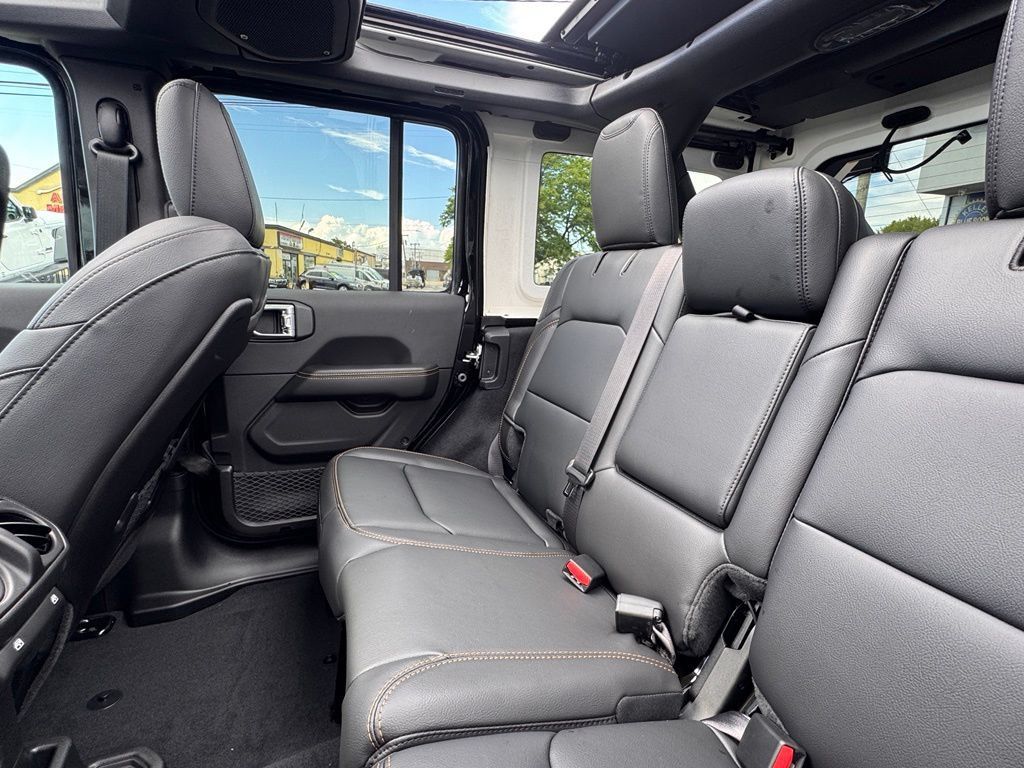 New 2026 Jeep Wrangler Unlimited Sahara AWD/4WD image 16