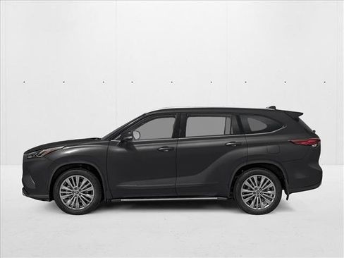 New 2026 Toyota Highlander Platinum AWD/4WD image 3