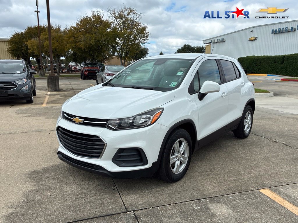 Used 2022 Chevrolet Trax LS w/ Tint and Cruise Package FWD image 9