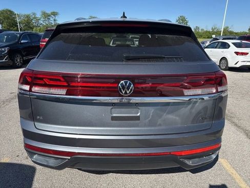 Certified 2025 Volkswagen Atlas Cross Sport SE AWD/4WD image 5