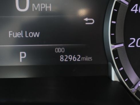 Used 2023 Toyota Highlander XLE FWD image 14