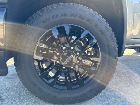 New 2026 Chevrolet Silverado 2500 Custom w/ Custom Value Package image 30