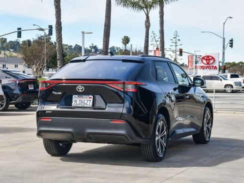 Used 2024 Toyota bZ4X XLE w/ Weather Package image 7