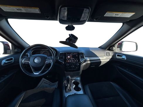 Used 2020 Jeep Grand Cherokee Laredo w/ Quick Order Package 2BN North image 18