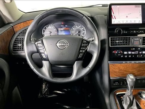 Used 2024 Nissan Armada SL w/ Captain's Chairs Package image 5
