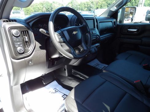 Used 2025 Chevrolet Silverado 3500 W/T w/ WT Convenience Package AWD/4WD image 16