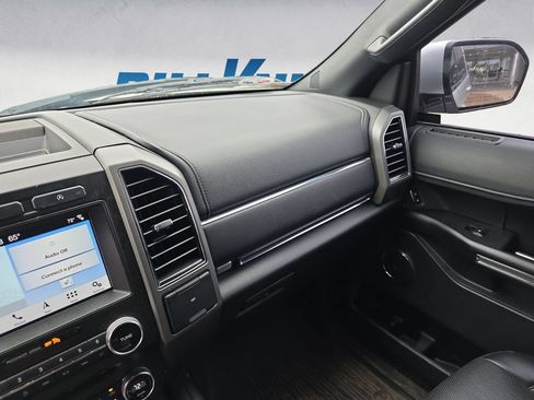 Used 2018 Ford Expedition XLT w/ Equipment Group 202A AWD/4WD image 10