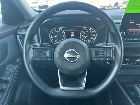 Used 2023 Nissan Rogue SV image 17