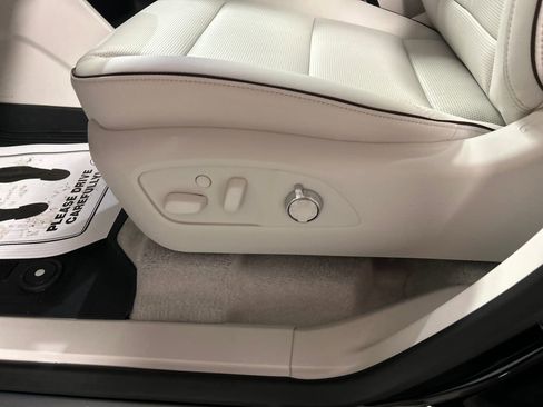 New 2026 Buick Enclave Avenir image 11