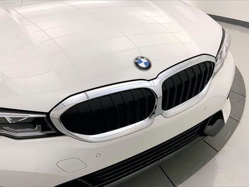 Used 2021 BMW 330e xDrive w/ Premium Package image 29