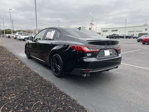 Certified 2025 Toyota Camry SE w/ Convenience Package image 5