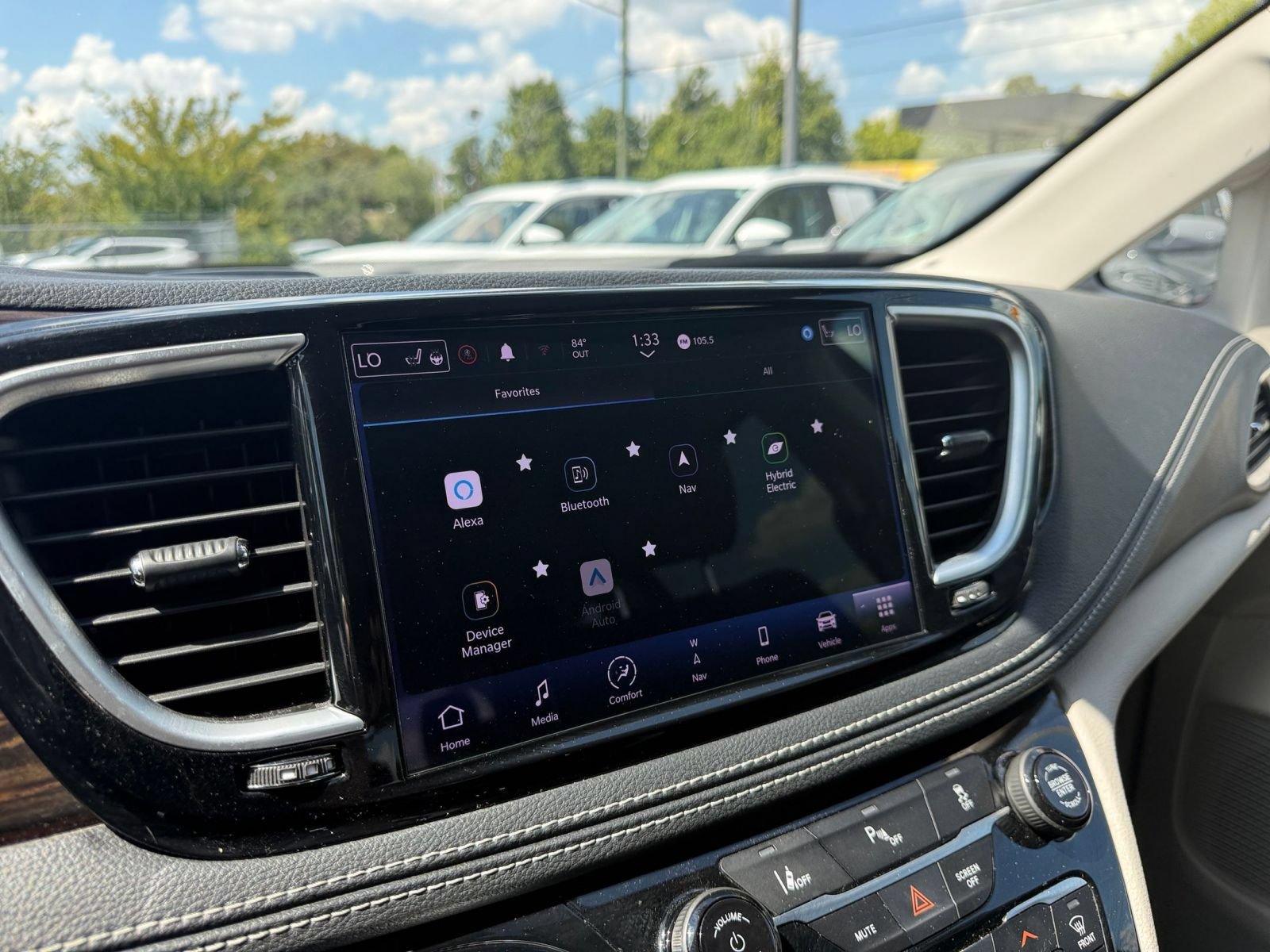 Used 2023 Chrysler Pacifica Limited FWD image 20