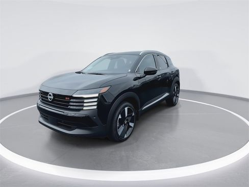 New 2025 Nissan Kicks SR w/ SR Premium Package image 4