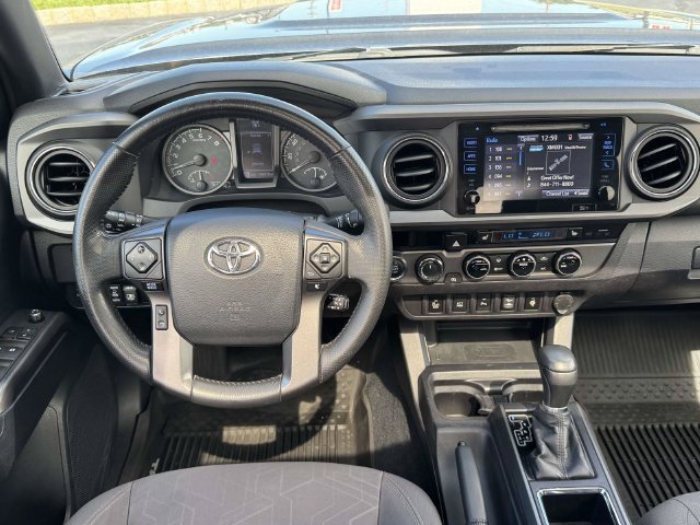 Used 2017 Toyota Tacoma TRD Sport w/ Premium & Technology Package AWD/4WD image 34