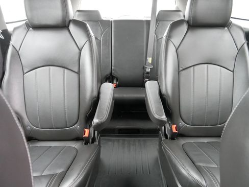 Used 2017 Buick Enclave Leather image 13
