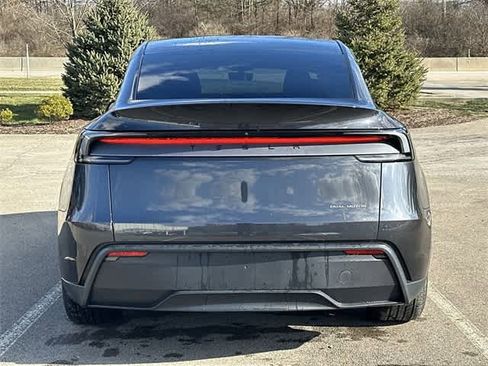 Used 2026 Tesla Model Y Long Range image 4